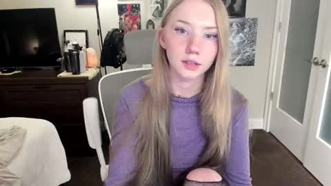 Snapshot of eve003300 chatting on 02-06-25, 11:15 Goddess Eve online show from 02-06-25, 11:15