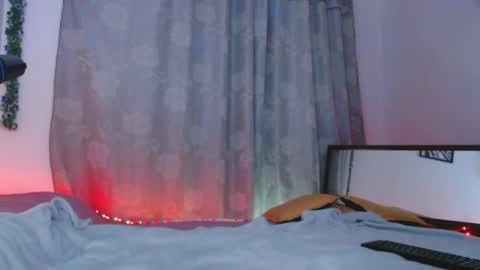 Eve Blue  friends. IG eve blue77 TW EveBlue 1 OF eveblue7 online show from 12-31-24, 06:16