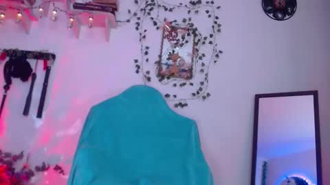 Eve Blue  friends. IG eve blue77 TW EveBlue 1 OF eveblue7 online show from 09-24-25, 12:36