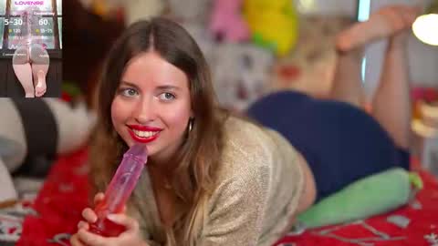 Snapshot of evechuuuus chatting on 09-17-25, 03:57 Evechuuu online show from 09-17-25, 03:57