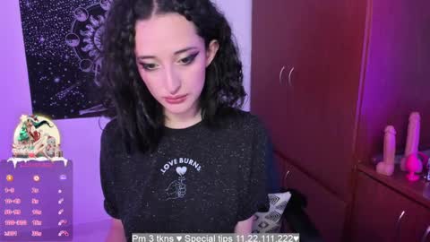 Snapshot of evee_uwu chatting on 12-28-24, 10:55 Eve Jane  online show from 12-28-24, 10:55