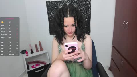 Snapshot of evee_uwu chatting on 01-04-25, 07:34 Eve Jane  online show from 01-04-25, 07:34