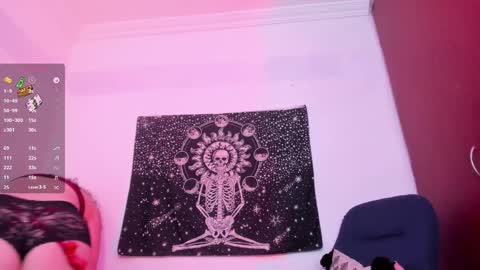 Snapshot of evee_uwu chatting on 01-04-25, 10:34 Eve Jane  online show from 01-04-25, 10:34