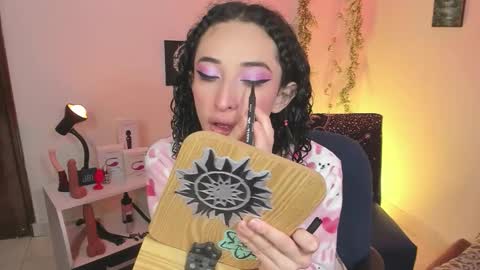 Snapshot of evee_uwu chatting on 09-18-25, 02:08 Eve Jane  online show from 09-18-25, 02:08