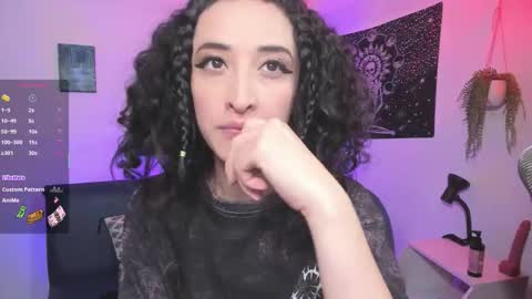 Snapshot of evee_uwu chatting on 10-15-25, 08:53 Eve Jane  online show from 10-15-25, 08:53