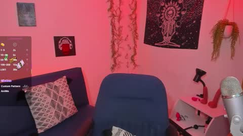 Snapshot of evee_uwu chatting on 10-17-25, 07:16 Eve Jane  online show from 10-17-25, 07:16