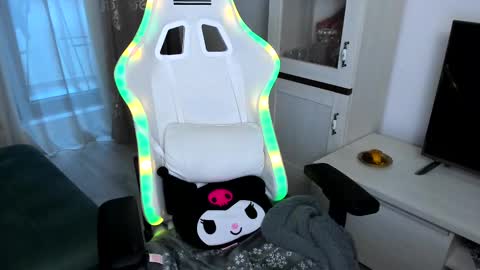 eveeevian online show from 02-13-25, 05:22