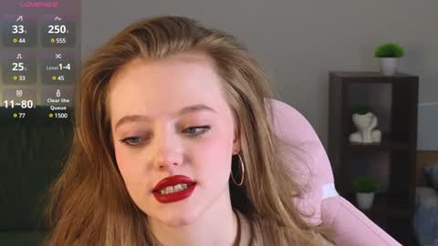 Snapshot of eveleen_soleen chatting on 12-13-24, 10:45 Eveleen online show from 12-13-24, 10:45