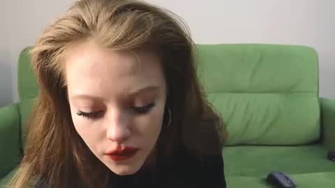 Snapshot of eveleen_soleen chatting on 10-31-25, 02:51 Eveleen online show from 10-31-25, 02:51