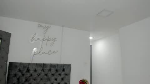 evelin__thompsson online show from 04-23-26, 04:03