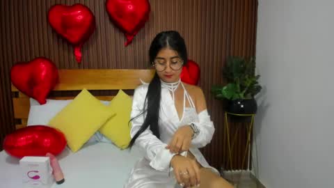 BELLA online show from 02-14-25, 03:05