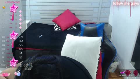 Snapshot of evelin_zaens chatting on 01-23-25, 09:50 evelin zaens online show from 01-23-25, 09:50