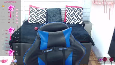 Snapshot of evelin_zaens chatting on 01-24-25, 04:59 evelin zaens online show from 01-24-25, 04:59