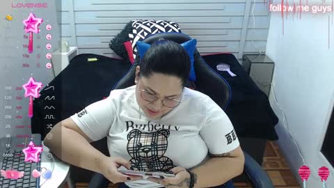 Snapshot of evelin_zaens chatting on 01-26-25, 12:54 evelin zaens online show from 01-26-25, 12:54