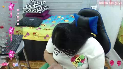 Snapshot of evelin_zaens chatting on 02-14-25, 01:18 evelin zaens online show from 02-14-25, 01:18