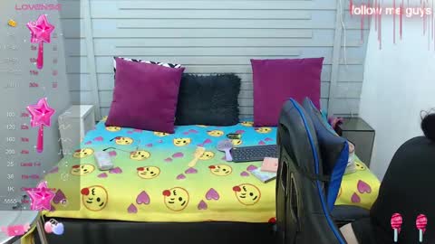 Snapshot of evelin_zaens chatting on 02-17-25, 03:58 evelin zaens online show from 02-17-25, 03:58