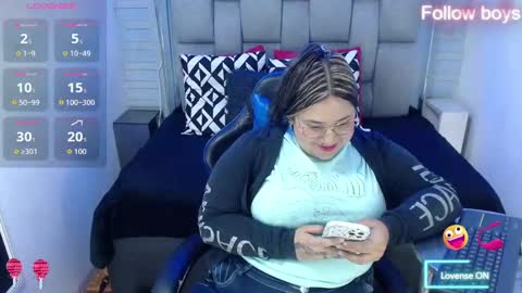 Snapshot of evelin_zaens chatting on 10-02-25, 05:03 evelin zaens online show from 10-02-25, 05:03