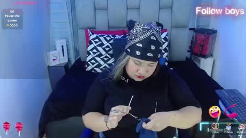 Snapshot of evelin_zaens chatting on 10-19-25, 04:57 evelin zaens online show from 10-19-25, 04:57