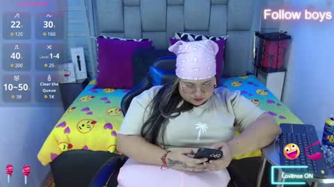 Snapshot of evelin_zaens chatting on 10-22-25, 05:08 evelin zaens online show from 10-22-25, 05:08