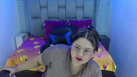 Snapshot of evelin_zaens chatting on 10-23-25, 04:34 evelin zaens online show from 10-23-25, 04:34