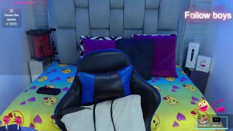 Snapshot of evelin_zaens chatting on 10-24-25, 07:05 evelin zaens online show from 10-24-25, 07:05