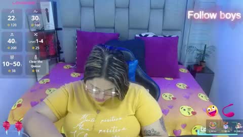 Snapshot of evelin_zaens chatting on 10-30-25, 04:58 evelin zaens online show from 10-30-25, 04:58