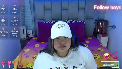 Snapshot of evelin_zaens chatting on 10-31-25, 06:03 evelin zaens online show from 10-31-25, 06:03