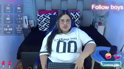 Snapshot of evelin_zaens chatting on 11-13-25, 05:28 evelin zaens online show from 11-13-25, 05:28
