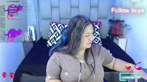 Snapshot of evelin_zaens chatting on 11-17-25, 04:18 evelin zaens online show from 11-17-25, 04:18