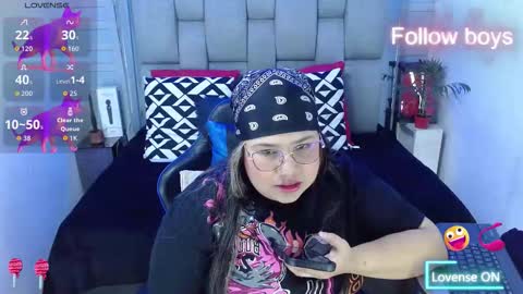 Snapshot of evelin_zaens chatting on 11-20-25, 04:34 evelin zaens online show from 11-20-25, 04:34