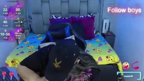 Snapshot of evelin_zaens chatting on 11-27-25, 05:09 evelin zaens online show from 11-27-25, 05:09