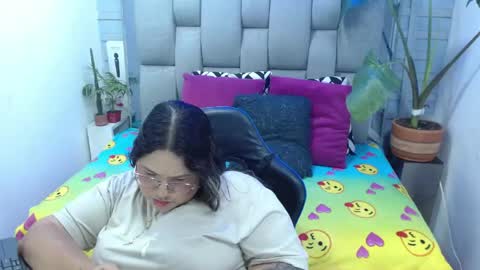 evelin zaens online show from 04-24-26, 04:59