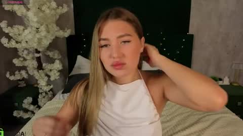 Evelina online show from 04-20-26, 12:57