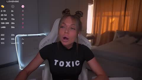 Evelina online show from 10-07-25, 10:34