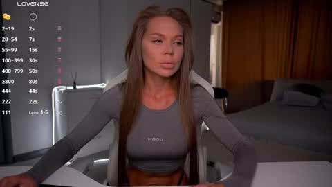 Snapshot of evelina_fox chatting on 05-27-26, 10:34 Evelina online show from 05-27-26, 10:34