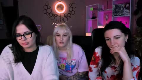 evelina online show from 11-19-25, 08:31