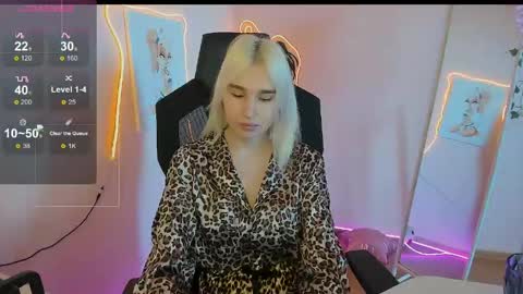 Evelina online show from 04-28-26, 02:27