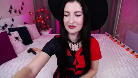 Snapshot of evelingills chatting on 10-31-25, 06:47 Evelin online show from 10-31-25, 06:47