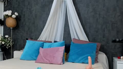 evellynereys online show from 01-08-25, 04:23