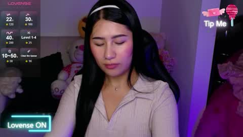 Snapshot of evelyn_ch_ chatting on 02-12-26, 12:11 Evelyn online show from 02-12-26, 12:11