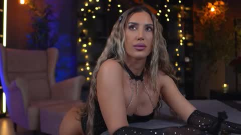 Evelyn online show from 12-18-25, 09:10