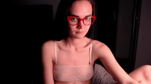 Evelyn online show from 04-12-26, 06:57