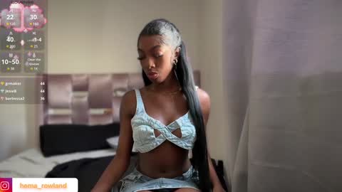 Snapshot of evelyn_jhonson3 chatting on 01-24-25, 12:31 E V E L Y N online show from 01-24-25, 12:31