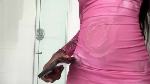 Snapshot of evelyn_jhonson3 chatting on 02-25-25, 03:16 E V E L Y N online show from 02-25-25, 03:16