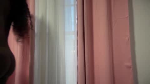 Snapshot of evelyn_jhonson3 chatting on 09-19-25, 11:11 E V E L Y N online show from 09-19-25, 11:11