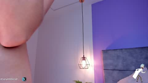 Evelyn  online show from 01-12-25, 09:51