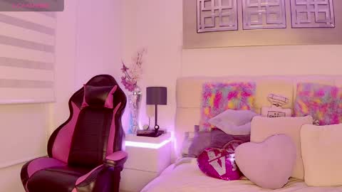 EvelynaGrey online show from 03-19-26, 09:24