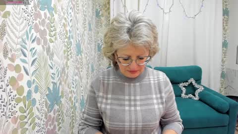 Evelyn online show from 01-04-25, 04:55