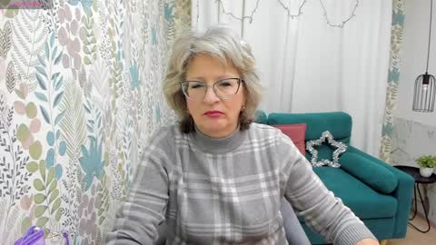 Evelyn online show from 01-05-25, 04:58