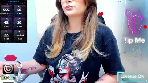 Snapshot of evelyne_rose chatting on 05-11-26, 05:13 evelyne_rose online show from 05-11-26, 05:13